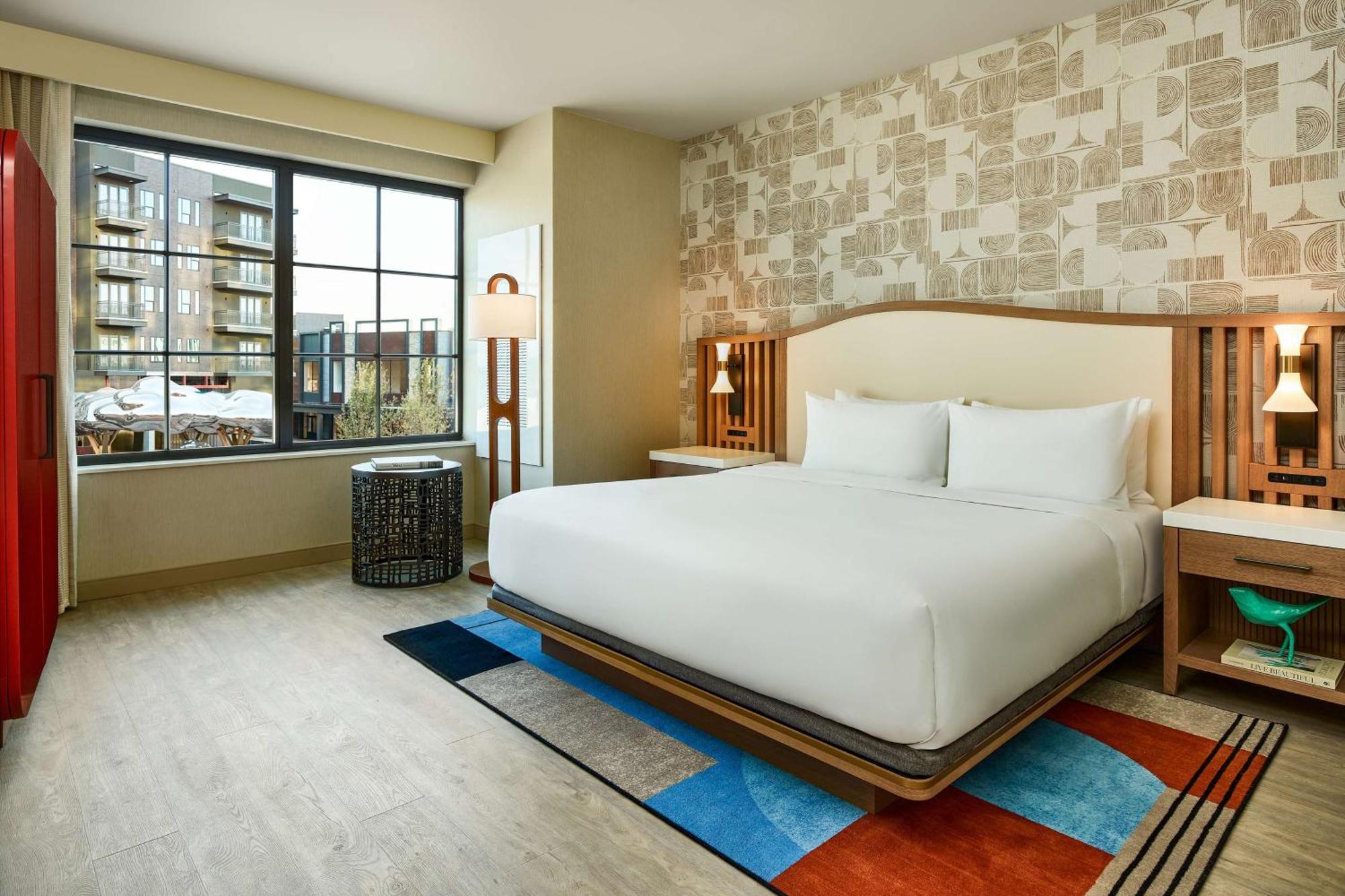 Lively Hotel On Oak Oklahoma City, Tapestry By Hilton Екстериор снимка